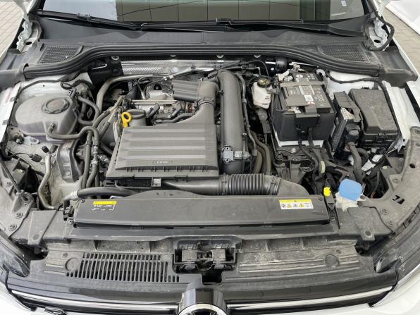 Volkswagen Golf VIII с пробегом 2024 года, цена 3 570 000 рублей, 5317 км, хэтчбек, Автокод Объявления