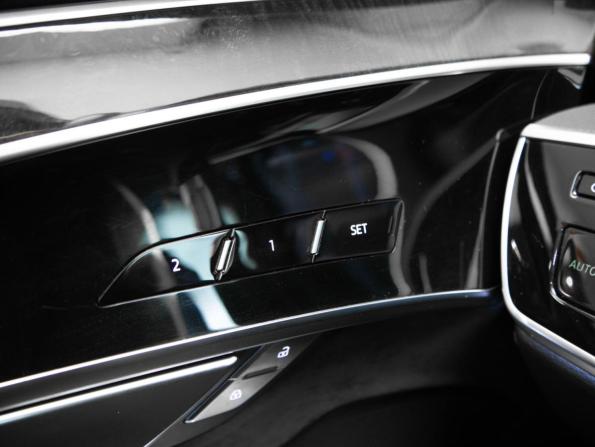 Audi A8 IV (D5) с пробегом 2018 года, цена 4 750 000 рублей, 128204 км, седан, Автокод Объявления