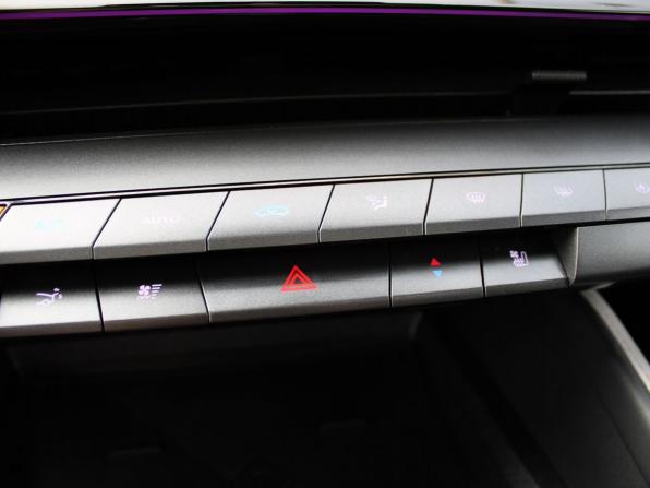 Changan UNI-V I с пробегом 2023 года, цена 2 129 000 рублей, 48697 км, лифтбек, Автокод Объявления