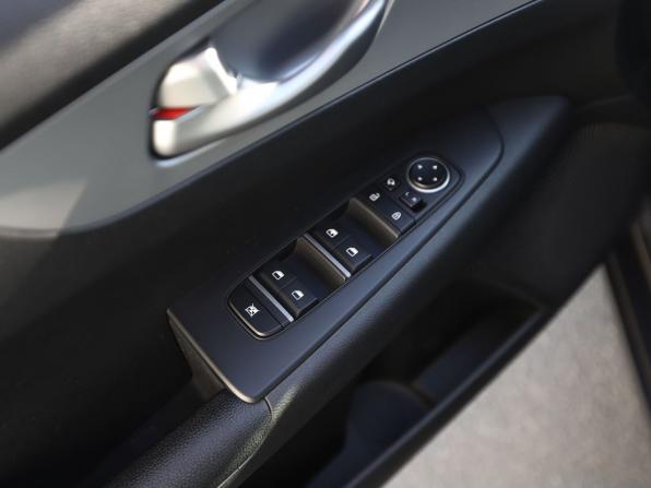 Kia K3 II Рестайлинг с пробегом 2022 года, цена 2 050 000 рублей, 64183 км, седан, Автокод Объявления