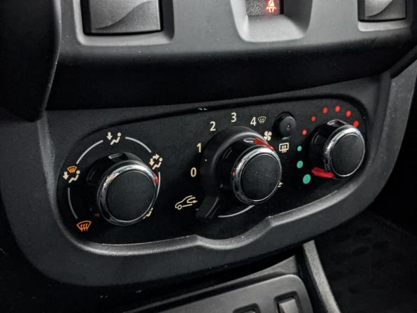 Renault Duster I Рестайлинг с пробегом 2017 года, цена 1 190 000 рублей, 76886 км, внедорожник, Автокод Объявления
