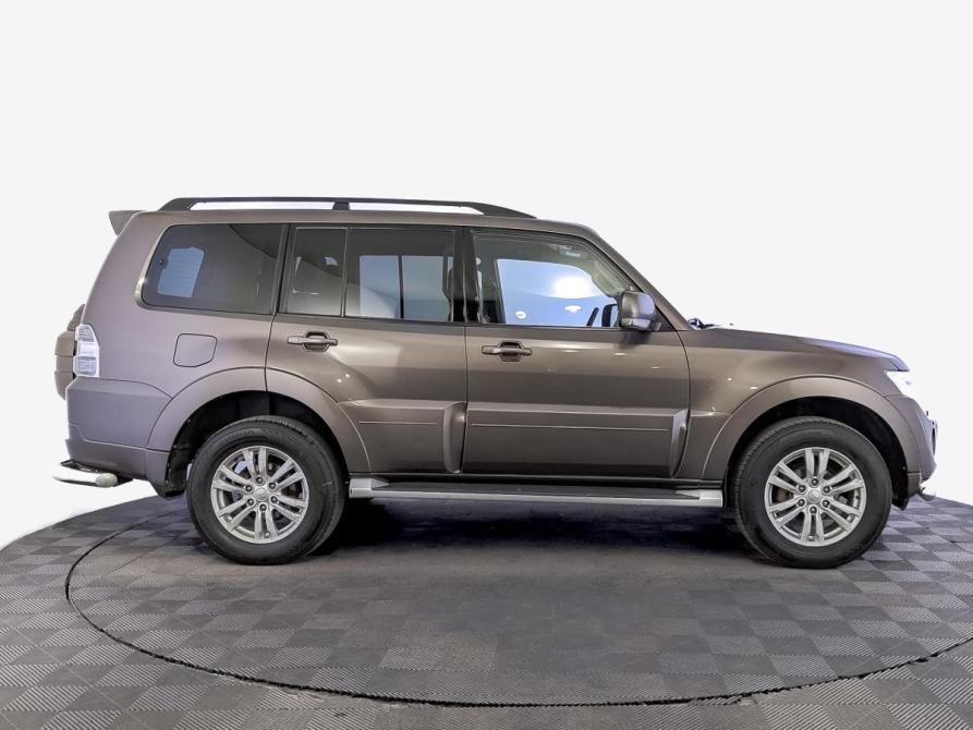 Mitsubishi Pajero IV Рестайлинг 1 Москва  - изображение 4