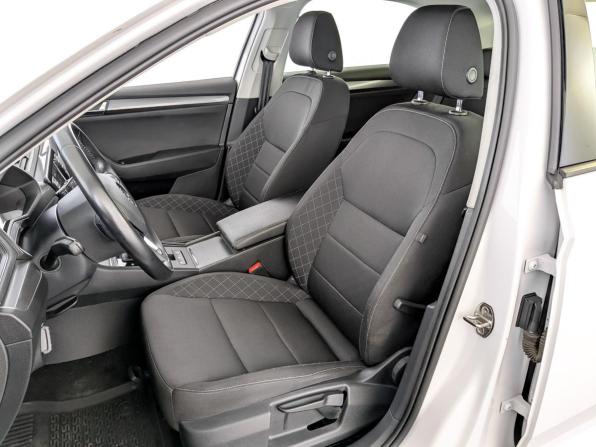Skoda Superb III с пробегом 2019 года, цена 2 399 000 рублей, 40183 км, лифтбек, Автокод Объявления
