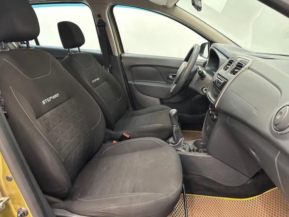 Renault Sandero II с пробегом 2015 года, цена 970 000 рублей, 106922 км, хэтчбек, Автокод Объявления