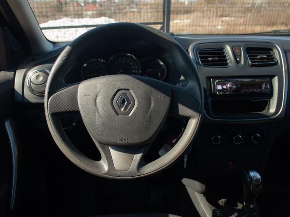 Renault Logan II с пробегом 2015 года, цена 870 000 рублей, 83711 км, седан, Автокод Объявления