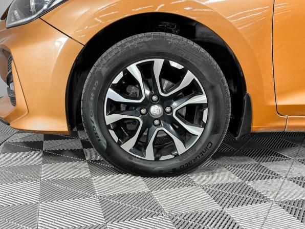 Hyundai Solaris II с пробегом 2018 года, цена 899 000 рублей, 124518 км, седан, Автокод Объявления
