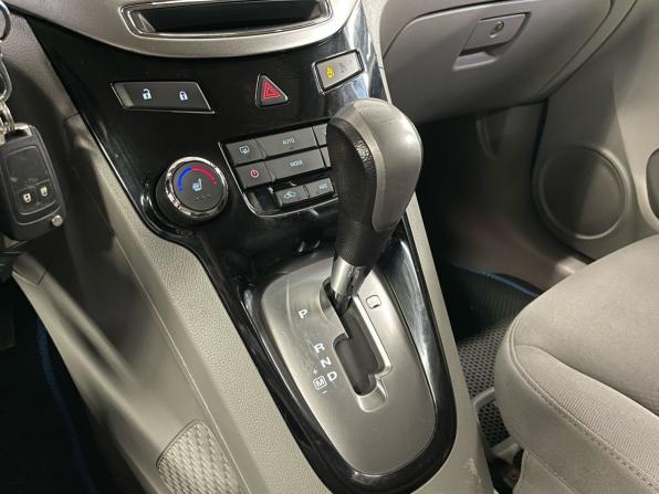 Chevrolet Orlando I с пробегом 2012 года, цена 990 000 рублей, 236181 км, компактвэн, Автокод Объявления