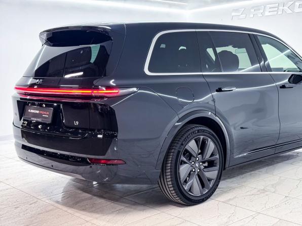 Li Auto (Lixiang) L9 I Рестайлинг с пробегом 2024 года, цена 7 700 000 рублей, 17916 км, внедорожник, Автокод Объявления