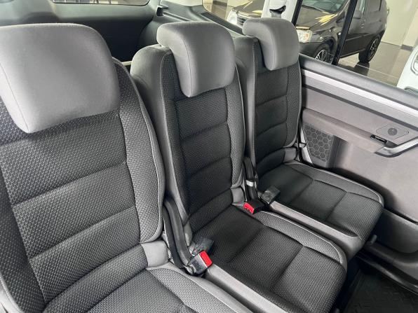 Volkswagen Touran I Рестайлинг 2 с пробегом 2011 года, цена 745 000 рублей, 264043 км, компактвэн, Автокод Объявления
