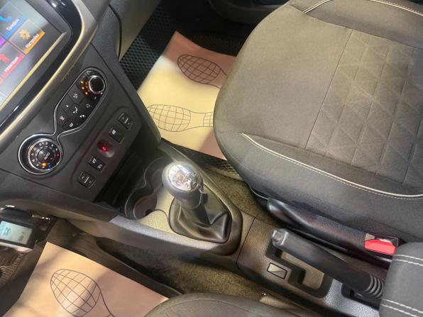 Renault Logan II Рестайлинг с пробегом 2020 года, цена 1 129 000 рублей, 55672 км, седан, Автокод Объявления
