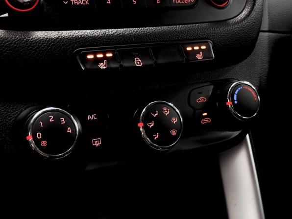 Kia Ceed II Рестайлинг с пробегом 2017 года, цена 953 800 рублей, 201935 км, хэтчбек, Автокод Объявления