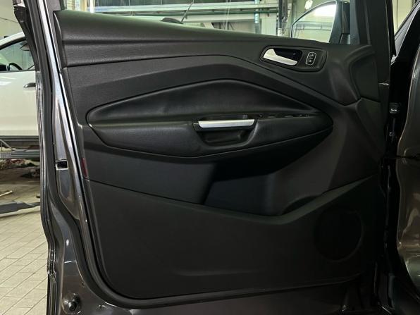 Ford Kuga II Рестайлинг с пробегом 2017 года, цена 1 577 000 рублей, 136402 км, внедорожник, Автокод Объявления