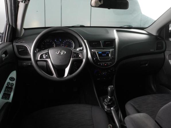 Hyundai Solaris I Рестайлинг с пробегом 2016 года, цена 715 000 рублей, 262307 км, седан, Автокод Объявления
