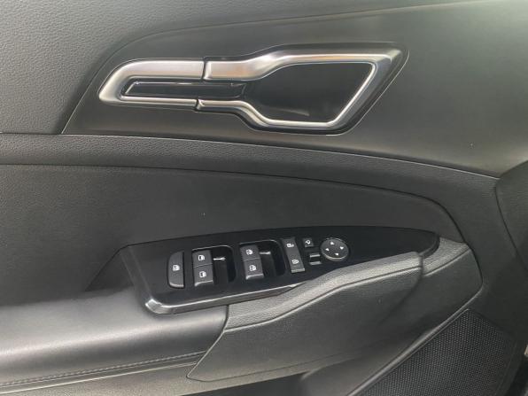 Kia Sportage V с пробегом 2022 года, цена 3 200 000 рублей, 118477 км, внедорожник, Автокод Объявления