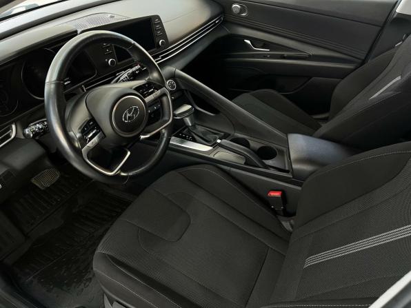 Hyundai Elantra VII (CN7) с пробегом 2022 года, цена 2 070 300 рублей, 42000 км, седан, Автокод Объявления