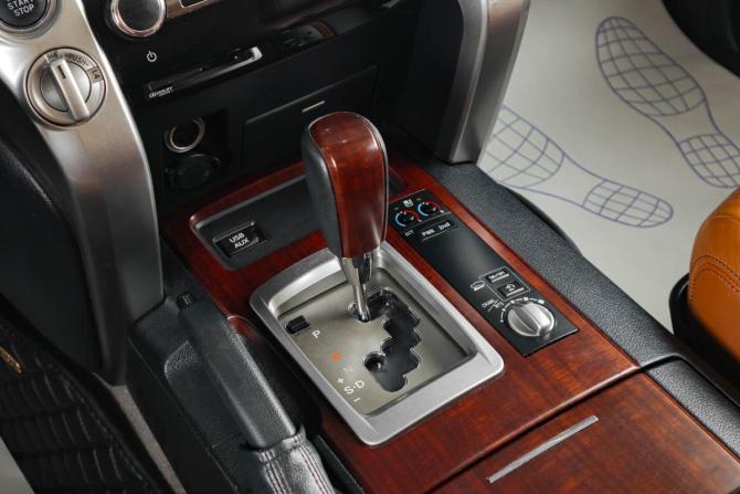 Toyota Land Cruiser 200 Series Рестайлинг 1 с пробегом 2014 года, цена 4 649 000 рублей, 228731 км, внедорожник, Автокод Объявления