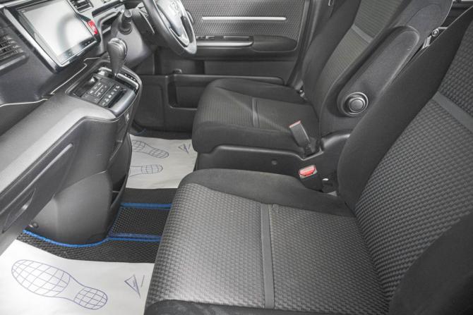Honda Stepwgn V с пробегом 2016 года, цена 1 849 000 рублей, 117000 км, минивэн, Автокод Объявления