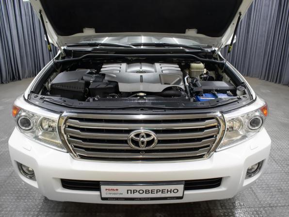 Toyota Land Cruiser 200 Series Рестайлинг 1 с пробегом 2014 года, цена 4 949 000 рублей, 121480 км, внедорожник, Автокод Объявления