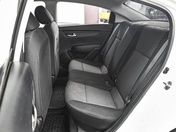 Kia Rio IV с пробегом 2018 года, цена 915 111 рублей, 131586 км, седан, Автокод Объявления