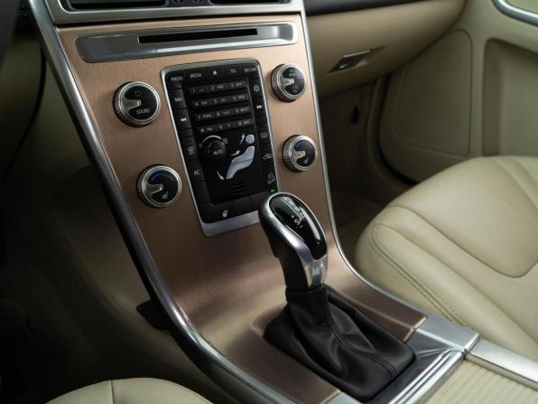 Volvo XC60 I Рестайлинг с пробегом 2015 года, цена 2 545 055 рублей, 189208 км, внедорожник, Автокод Объявления