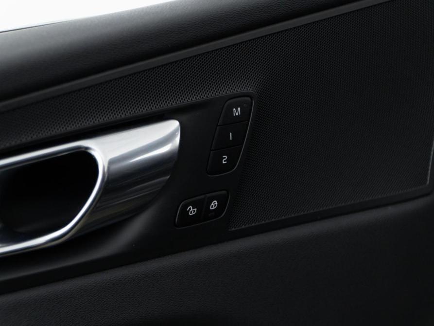 Volvo XC60 II Москва  - изображение 17
