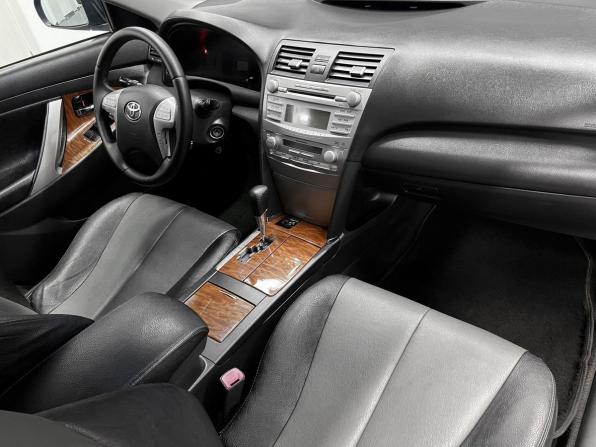 Toyota Camry VI (XV40) Рестайлинг с пробегом 2011 года, цена 1 095 000 рублей, 322494 км, седан, Автокод Объявления