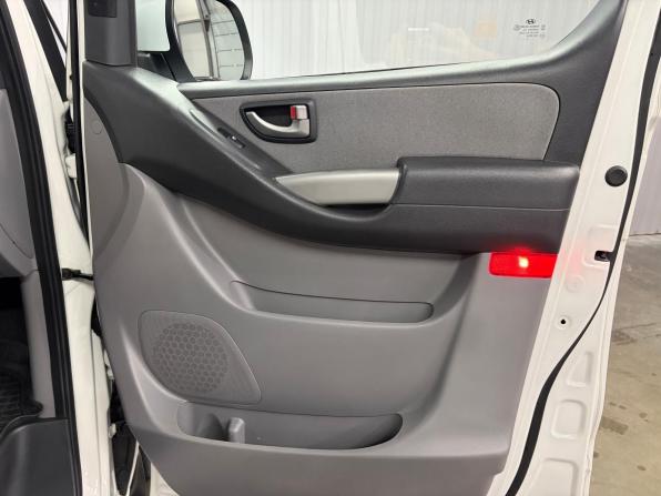 Hyundai H-1 II Рестайлинг 2 с пробегом 2019 года, цена 3 147 000 рублей, 80476 км, минивэн, Автокод Объявления