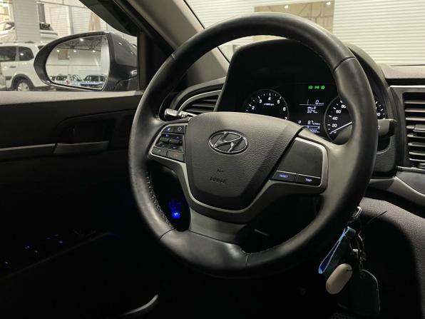Hyundai Elantra VI (AD) с пробегом 2017 года, цена 1 350 000 рублей, 143602 км, седан, Автокод Объявления