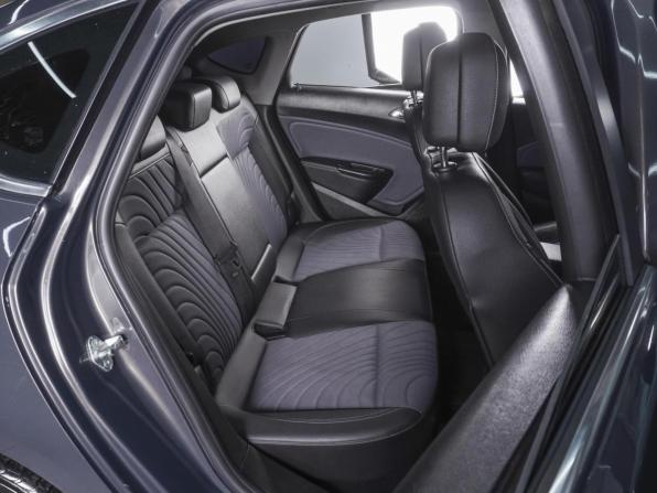 Opel Astra J Рестайлинг с пробегом 2013 года, цена 1 040 000 рублей, 122006 км, седан, Автокод Объявления