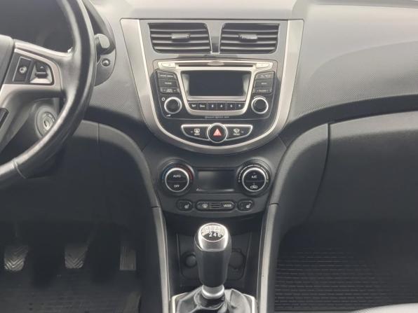 Hyundai Solaris I с пробегом 2014 года, цена 865 000 рублей, 175199 км, седан, Автокод Объявления