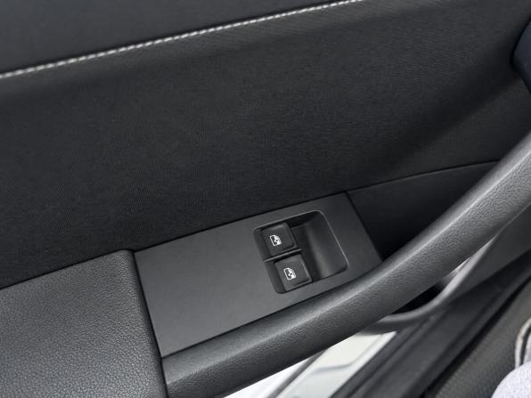 Skoda Rapid I Рестайлинг с пробегом 2019 года, цена 1 249 000 рублей, 142000 км, лифтбек, Автокод Объявления