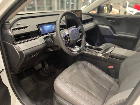 Toyota RAV4 VI (XA60) с пробегом 2025 года, цена 4 695 000 рублей, 18 км, внедорожник, Автокод Объявления