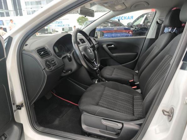 Volkswagen Polo V Рестайлинг с пробегом 2018 года, цена 1 050 000 рублей, 187000 км, седан, Автокод Объявления