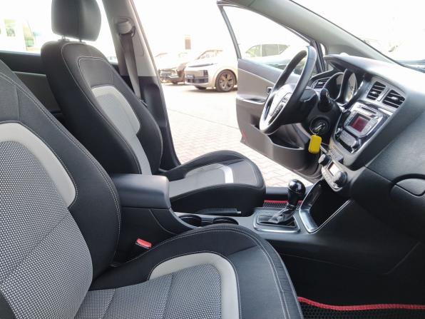 Kia Ceed II с пробегом 2014 года, цена 1 300 000 рублей, 95240 км, универсал, Автокод Объявления