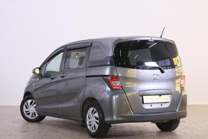 Honda Freed I с пробегом 2010 года, цена 1 069 000 рублей, 207000 км, компактвэн, Автокод Объявления