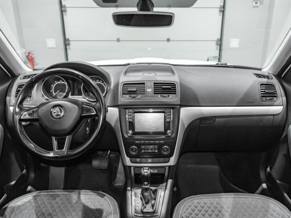 Skoda Yeti I Рестайлинг с пробегом 2016 года, цена 1 428 816 рублей, 224052 км, внедорожник, Автокод Объявления