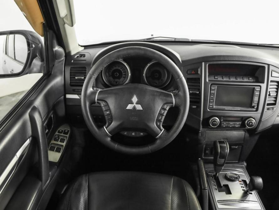 Mitsubishi Pajero IV Рестайлинг 1 Санкт-Петербург  - изображение 12