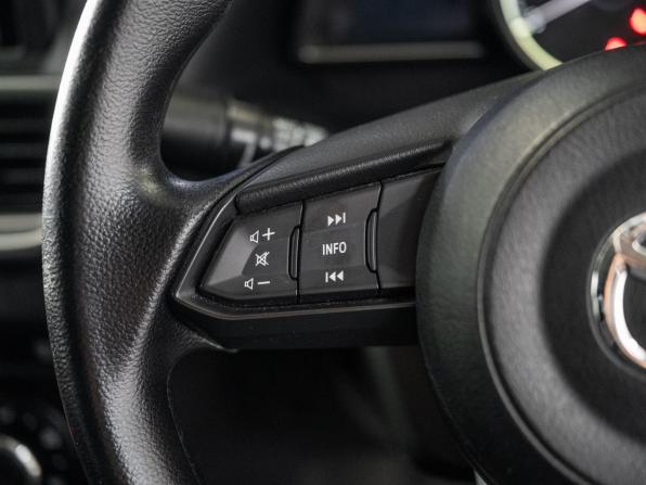 Mazda Axela III Рестайлинг с пробегом 2018 года, цена 1 500 000 рублей, 100016 км, хэтчбек, Автокод Объявления