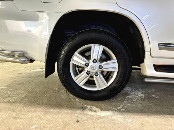Toyota Land Cruiser 200 Series Рестайлинг 1 с пробегом 2015 года, цена 4 060 000 рублей, 251919 км, внедорожник, Автокод Объявления