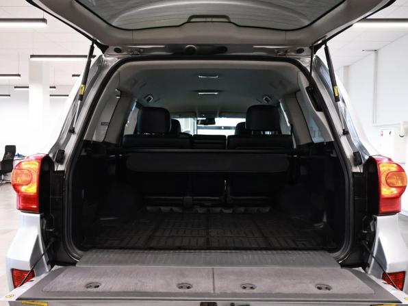 Toyota Land Cruiser 200 Series Рестайлинг 1 с пробегом 2013 года, цена 3 750 000 рублей, 305158 км, внедорожник, Автокод Объявления