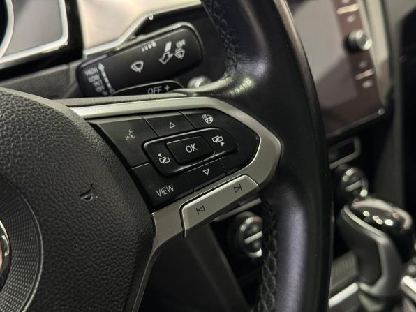 Volkswagen Passat B8 Рестайлинг с пробегом 2019 года, цена 2 019 900 рублей, 212000 км, седан, Автокод Объявления