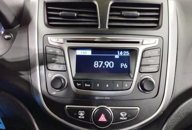 Hyundai Solaris I Рестайлинг с пробегом 2016 года, цена 1 014 000 рублей, 176474 км, седан, Автокод Объявления