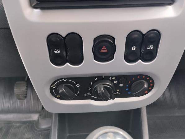 Renault Logan I Рестайлинг с пробегом 2013 года, цена 400 000 рублей, 169208 км, седан, Автокод Объявления