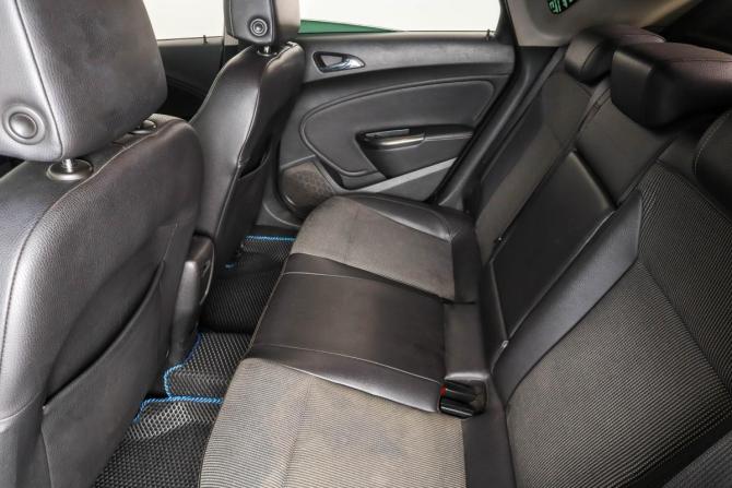 Opel Astra J с пробегом 2011 года, цена 519 000 рублей, 209000 км, хэтчбек, Автокод Объявления