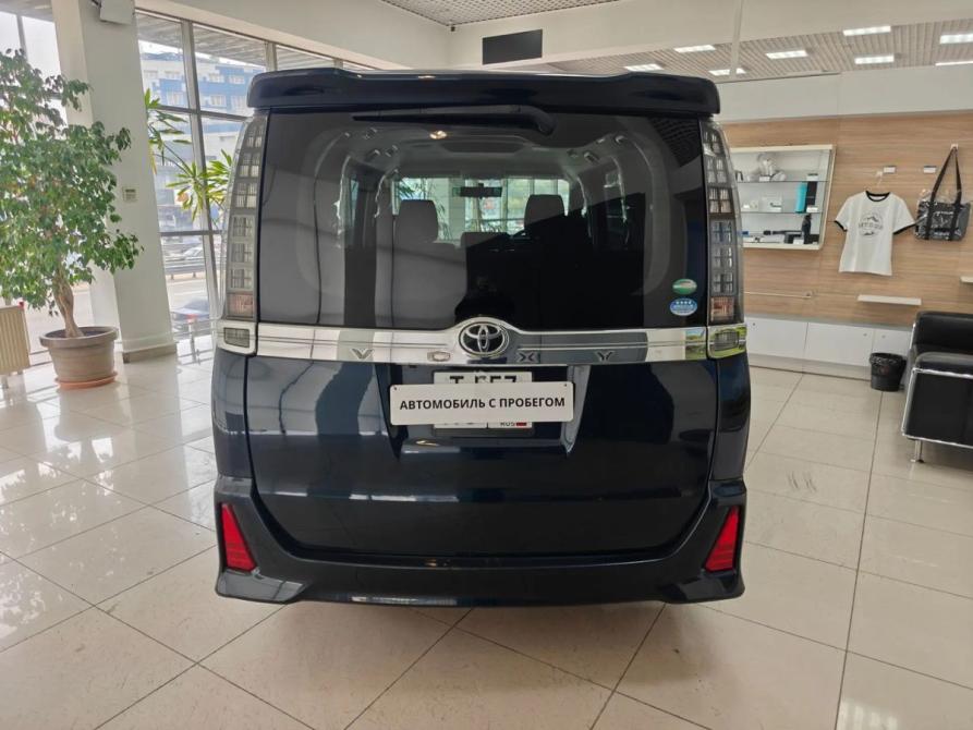 Toyota Voxy III (R80) Москва  - изображение 6