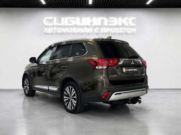 Mitsubishi Outlander III Рестайлинг 3 с пробегом 2020 года, цена 2 450 000 рублей, 113500 км, внедорожник, Автокод Объявления