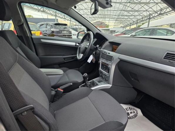 Opel Astra H Рестайлинг с пробегом 2012 года, цена 698 000 рублей, 77447 км, седан, Автокод Объявления