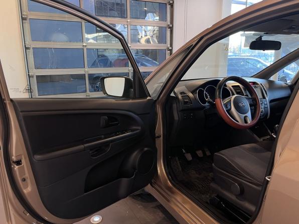 Kia Venga I с пробегом 2012 года, цена 761 000 рублей, 181610 км, компактвэн, Автокод Объявления