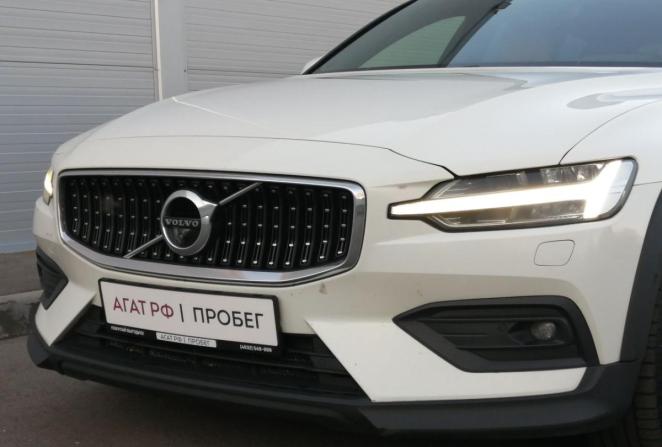 Volvo V60 Cross Country II с пробегом 2019 года, цена 2 511 750 рублей, 312720 км, универсал, Автокод Объявления