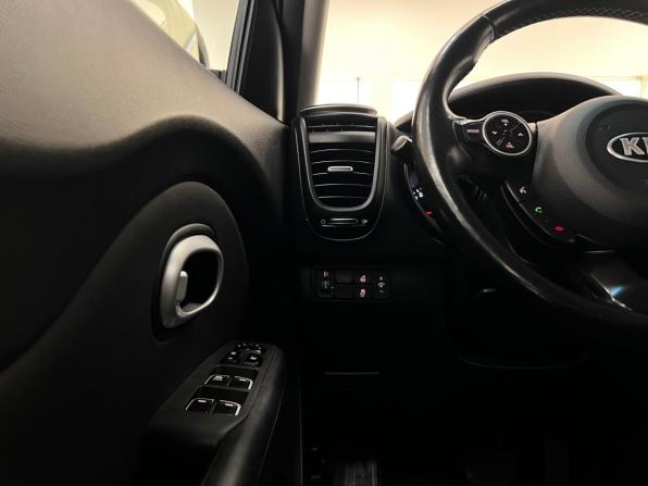 Kia Soul II Рестайлинг с пробегом 2018 года, цена 1 700 000 рублей, 78329 км, хэтчбек, Автокод Объявления